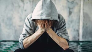 Read more about the article How to Recognize the Signs of Alcohol Withdrawal?