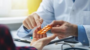 Read more about the article What Are the Benefits of Medication-Assisted Treatment?